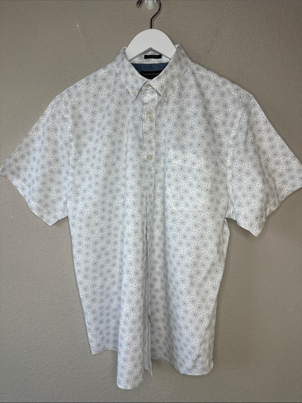 Banana Republic Factory Men's Slim‎ Fit Button Down Shirt Size L Short Sleeve